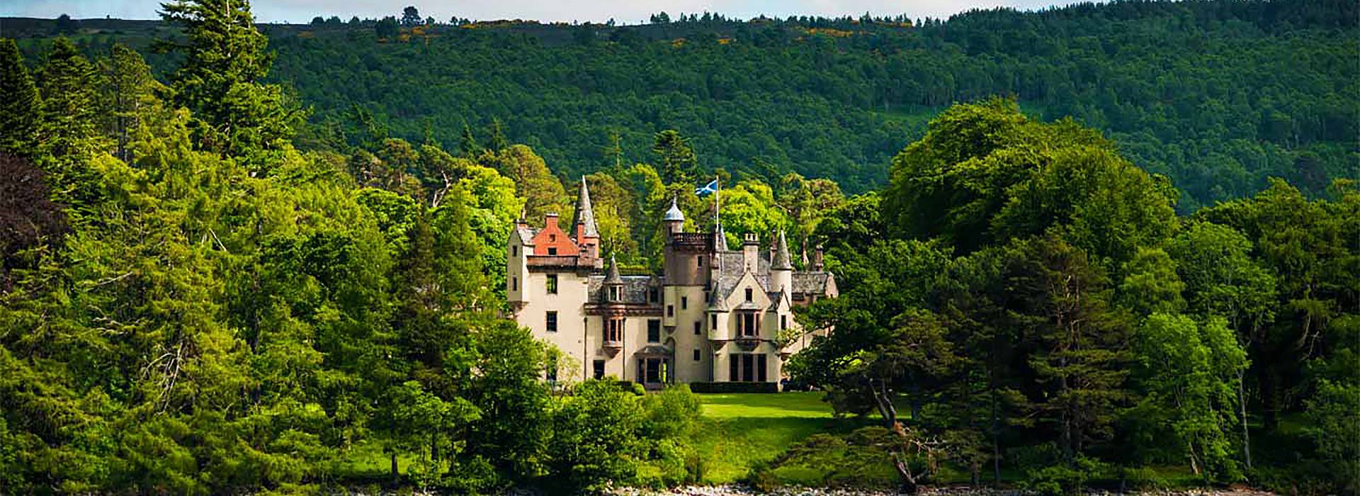 Luxury rental of Tarn Castle